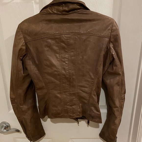 Danier Authentic Leather Jacket w Asymmetrical Zip - Picture 3 of 4